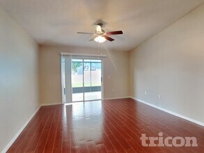 13049 Waterbourne Dr in Gibsonton, FL - Building Photo - Building Photo