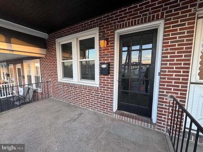 828 Ford St in Bridgeport, PA - Building Photo - Building Photo