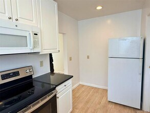 52-05 35th St in Queens, NY - Building Photo - Building Photo