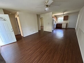 481 Village Ln in Springdale, AR - Building Photo - Building Photo