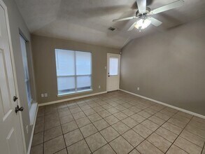 24315 Hard Wood Dr in Huffman, TX - Foto de edificio - Building Photo