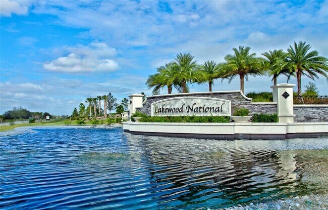 5507 Palmer Cir in Bradenton, FL - Building Photo - Building Photo
