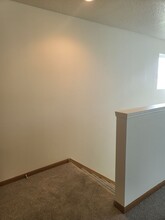 405-499-499 Hillside Ct in Pleasant Hill, IA - Building Photo - Building Photo