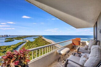 5550 N Ocean Dr in Riviera Beach, FL - Building Photo - Building Photo