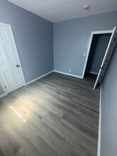 27 Phoenix St in Springfield, MA - Building Photo - Building Photo