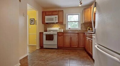 14807 Ashdale Ave in Woodbridge, VA - Building Photo - Building Photo