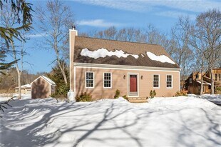 27 River St in Seekonk, MA - Building Photo