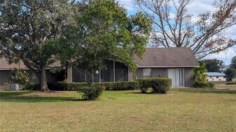 408 Lexington Dr in Sebring, FL - Building Photo