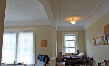 22 Phillips St, Unit 4 in Greenfield, MA - Foto de edificio - Building Photo