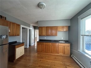 2-92F Dexter St in Central Falls, RI - Building Photo - Building Photo