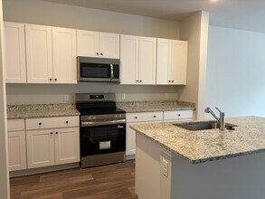 7930 Triggerfish Wy in North Charleston, SC - Building Photo - Building Photo