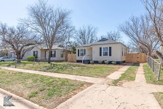 2034 Sycamore St in Abilene, TX - Building Photo - Building Photo