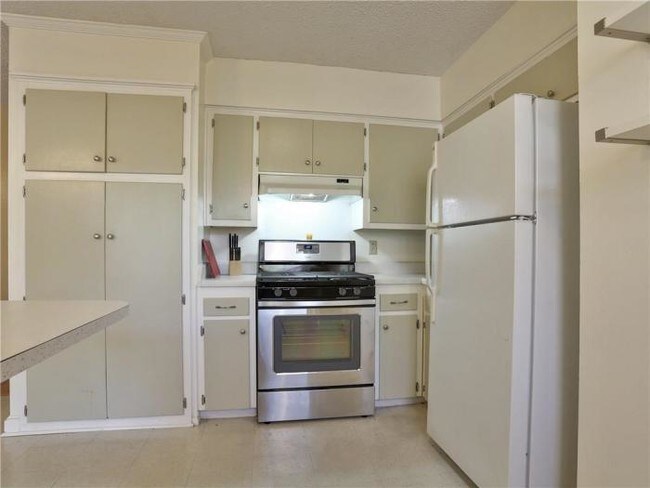 1718 E 32nd St-Unit -B in Austin, TX - Foto de edificio - Building Photo