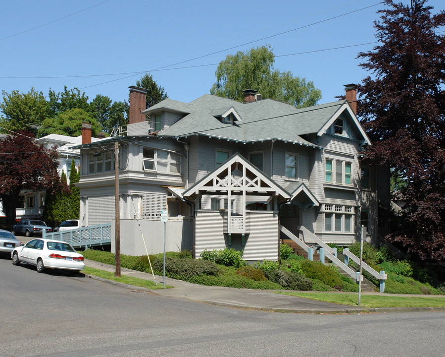 1831 SW 14th Ave in Portland, OR - Building Photo