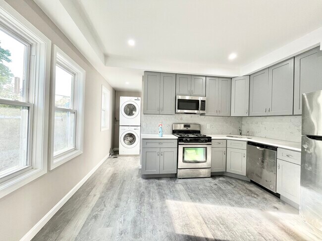 16 Long Ave, Unit 2 in Boston, MA - Building Photo - Building Photo