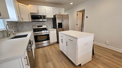 2704 N New England Ave in Chicago, IL - Building Photo - Building Photo