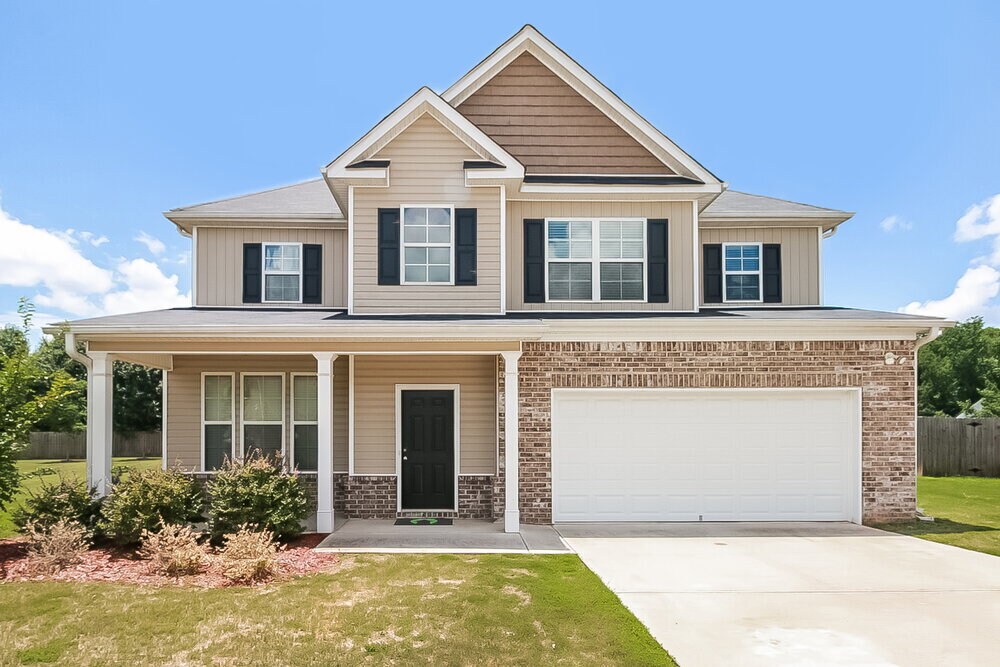 1224 Nottley Dr in Locust Grove, GA - Building Photo