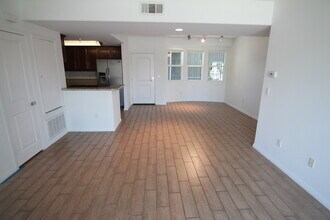 11925 Kling St in Valley Village, CA - Building Photo - Building Photo