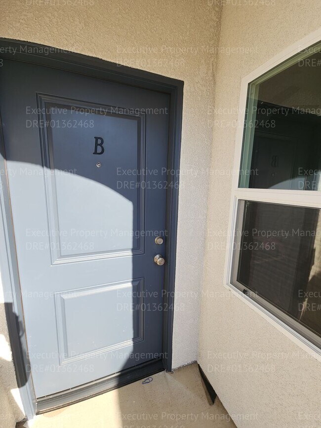 9716 Krista Vineyard Way-Unit -B in Bakersfield, CA - Building Photo - Building Photo