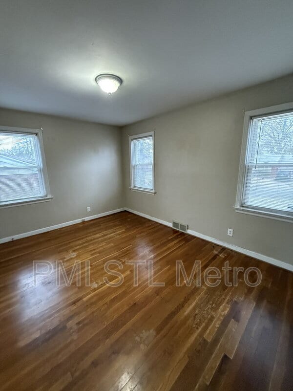 9350 Duenke Dr in St. Louis, MO - Building Photo - Building Photo