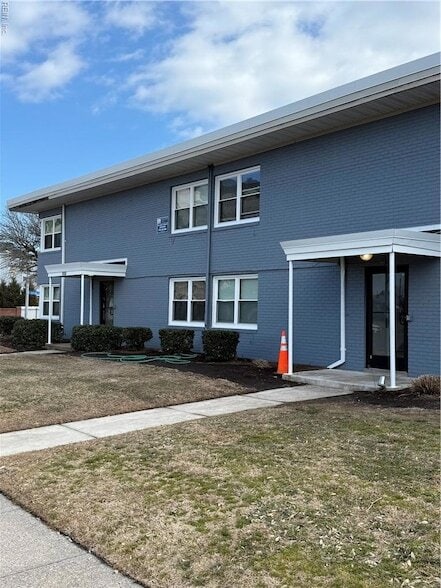 property at 9654 Selby Pl