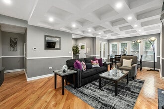 8041 S Martin Luther King Dr in Chicago, IL - Building Photo - Building Photo