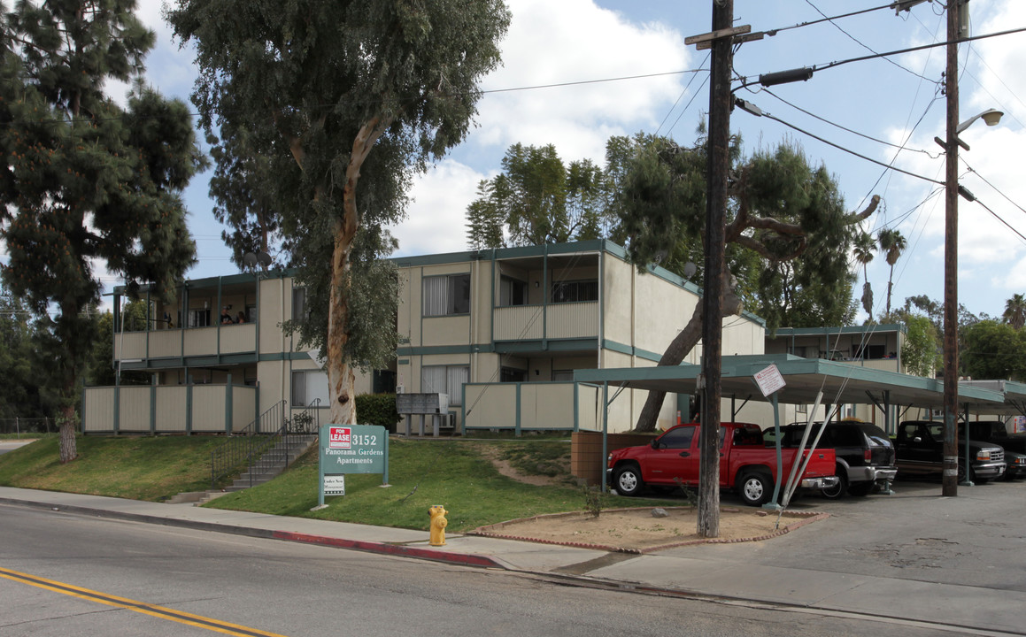 Panorama Gardens in Riverside, CA - Foto de edificio