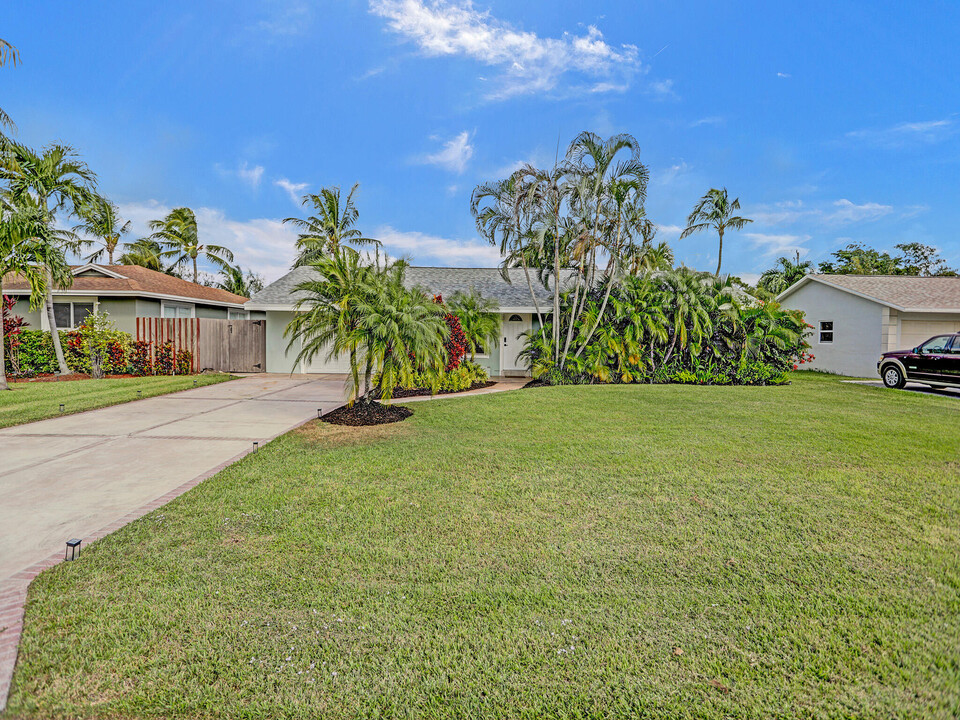 123 SE 25th Ave in Boynton Beach, FL - Building Photo