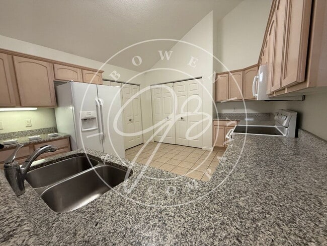 10852 Fox Cove Dr in Perrysburg, OH - Building Photo - Building Photo