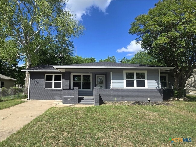 property at 610 W Washington Ave