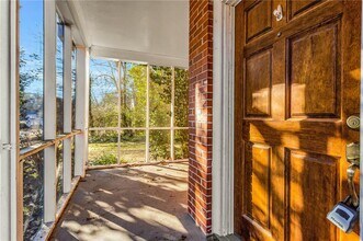 948 Sycamore Dr in Decatur, GA - Building Photo - Building Photo