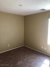 6677 Pendle Priory Ave in Henderson, NV - Foto de edificio - Building Photo