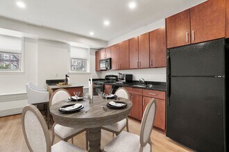 Camelot Court in Brighton, MA - Foto de edificio - Building Photo