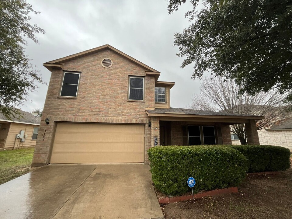 3508 Treeline Acres in Selma, TX - Building Photo