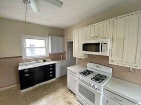 11 Clarendon Ave, Unit 2 in Somerville, MA - Building Photo