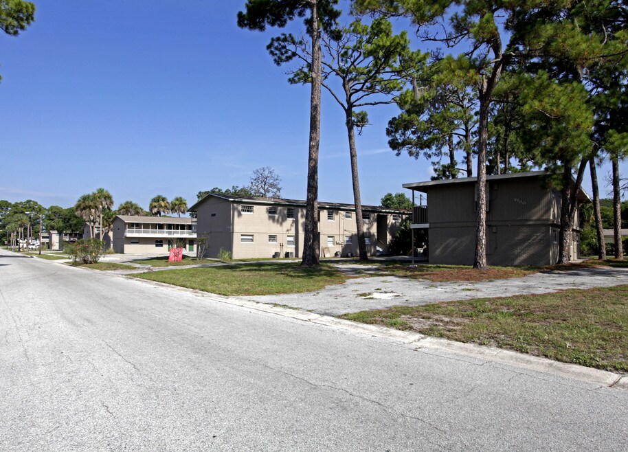 Royal Oak Condominiums Apartments Titusville, FL Apartments For Rent