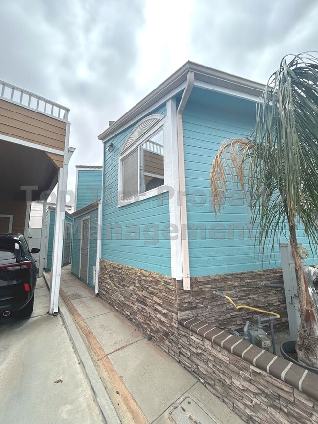 6511 Easy St in Carlsbad, CA - Building Photo - Building Photo