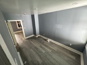 804 W Mulberry St in Coal Township, PA - Building Photo - Building Photo