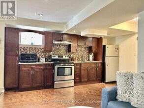 58 Lebovic Dr in Richmond Hill, ON - Building Photo - Building Photo