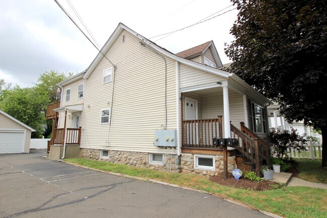 67 Scofield Ave in Stamford, CT - Building Photo - Building Photo