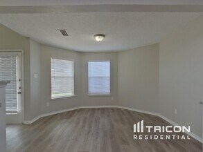 5115 Whitehaven Dr in Garland, TX - Building Photo - Building Photo