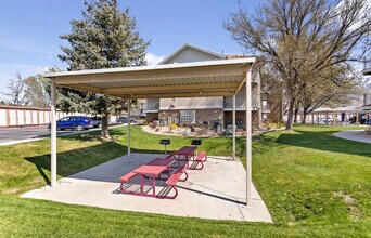 1269 Riverside Ave, Unit 14 in Provo, UT - Foto de edificio - Building Photo