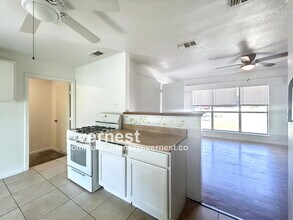 618 Pilgrim Dr in San Antonio, TX - Building Photo - Building Photo