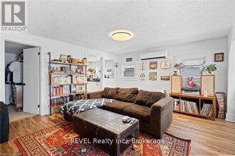 3842 Roxborough Ave in Fort Erie, ON - Building Photo - Building Photo