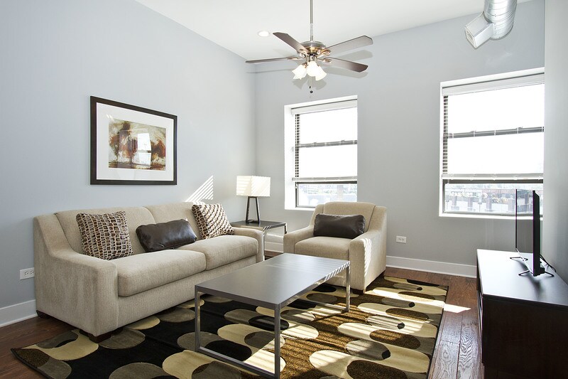709 N Milwaukee Ave in Chicago, IL - Building Photo