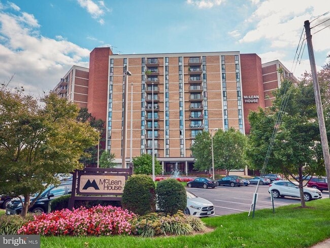 property at 6800 Fleetwood Rd