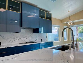 8709 E Gail Rd in Scottsdale, AZ - Building Photo - Building Photo