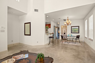 2801 Goodwin Ave in Austin, TX - Building Photo - Interior Photo