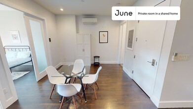 Private bedroom in 4 bed/2 bath Home in New York, NY - Building Photo - Building Photo