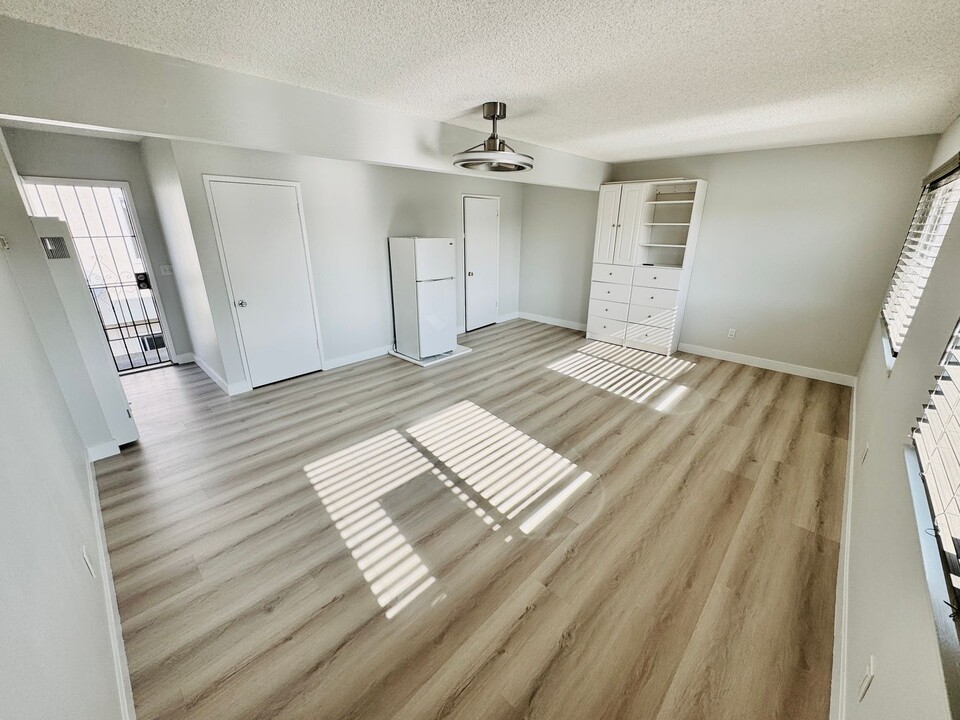 10087 Sparrow Ave-Unit -Studio in Fountain Valley, CA - Building Photo